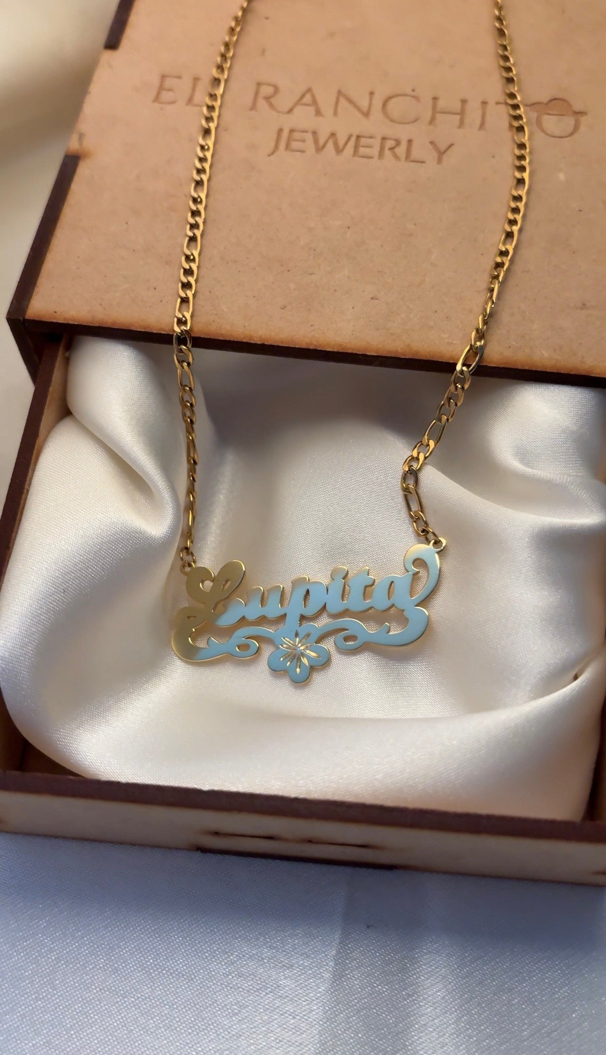 Collar personalizado “Florecita”